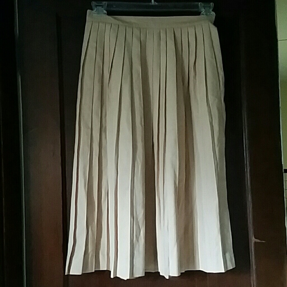 College town Vintage Accordion Tan Skirt Sz 13/14